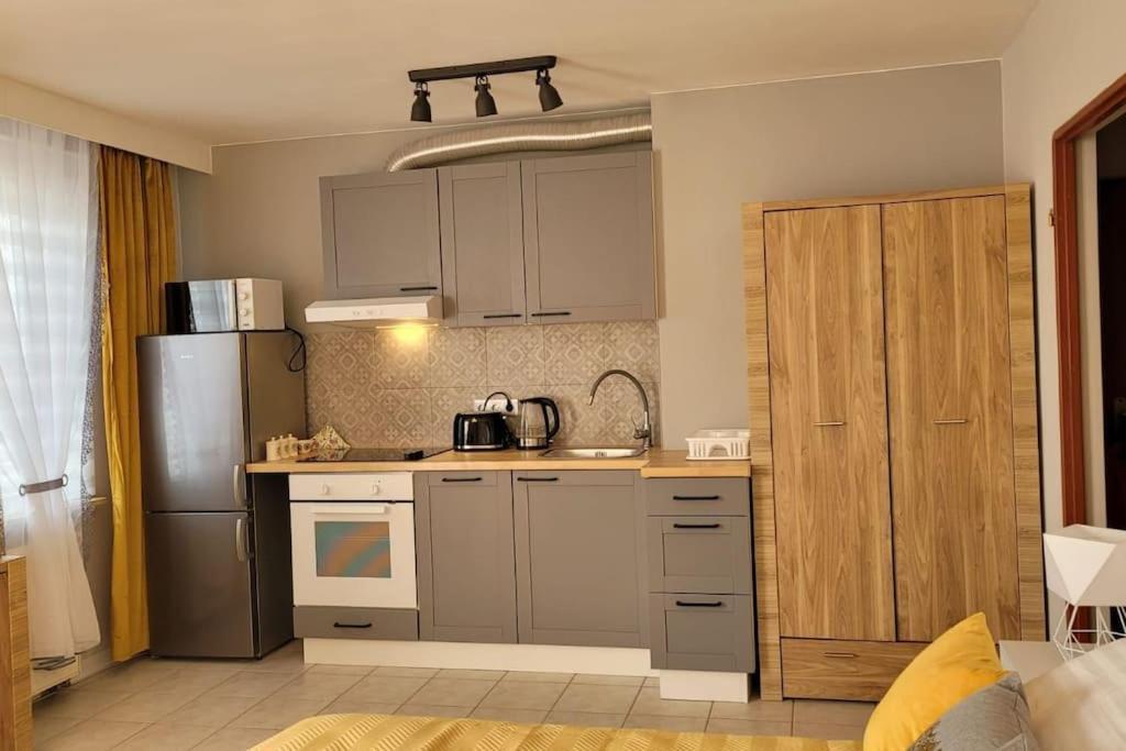Cozy Modern Apartment Sunrise Studio 35M2 Balcony 3 Persons Cracovia Esterno foto